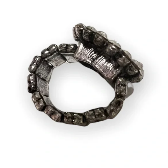 Silver and Crystal stretch ring - Picture 5 of 5